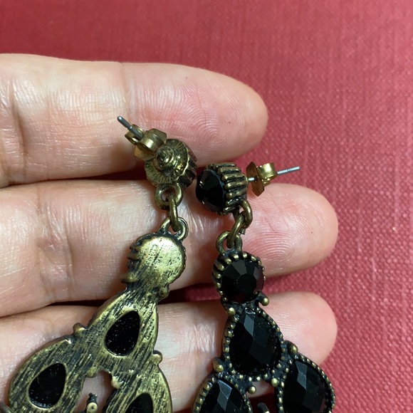 🖤VTG💕Faceted black crystal earrings - Picture 7 of 7